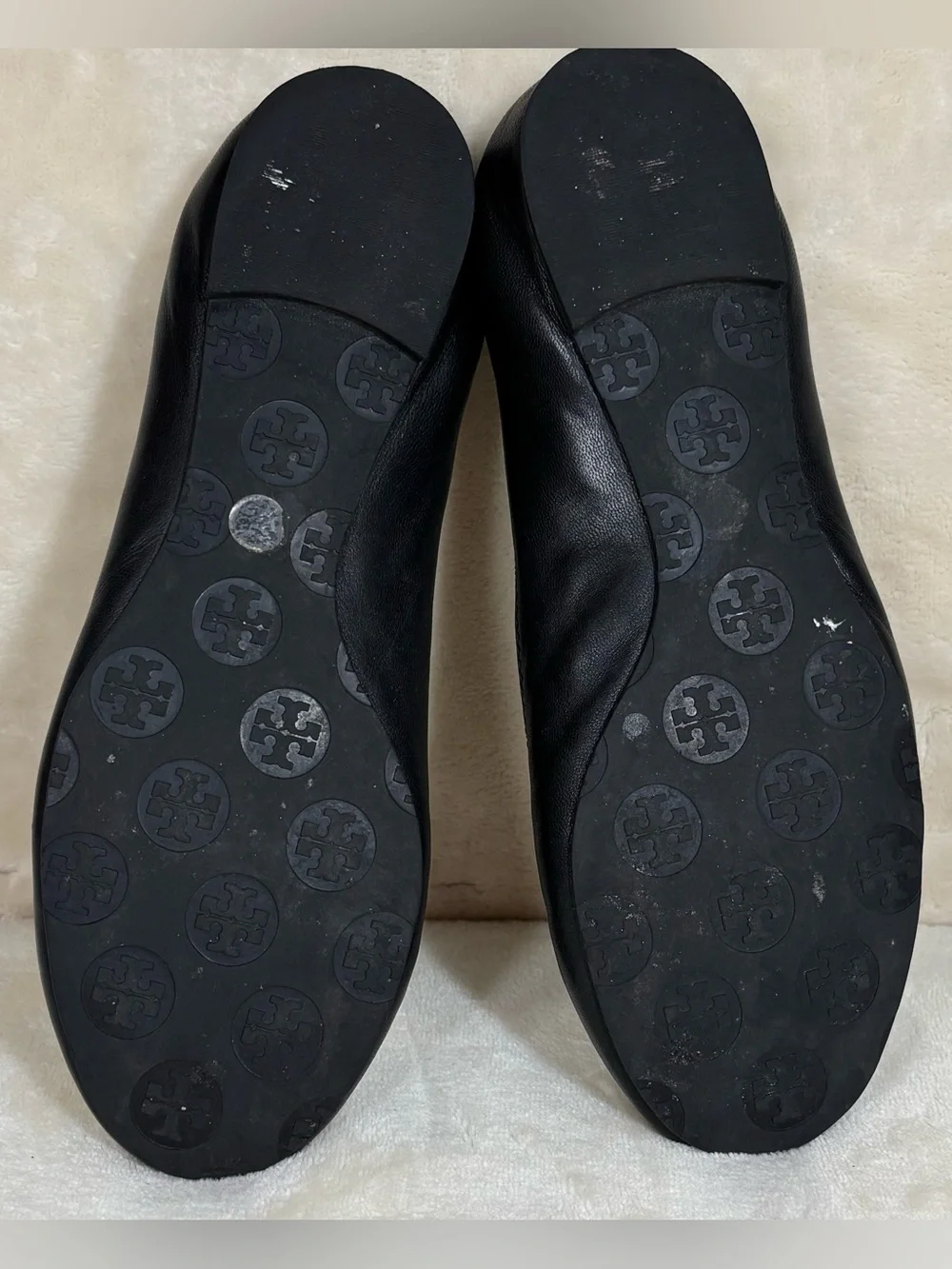 Tory Burch Reva black leather ballet flats Silver Logo Medallion Size 7